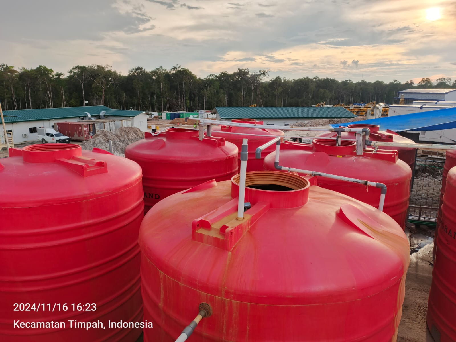 WhatsApp Image 2025-10-08 at 21.16.22 (1)