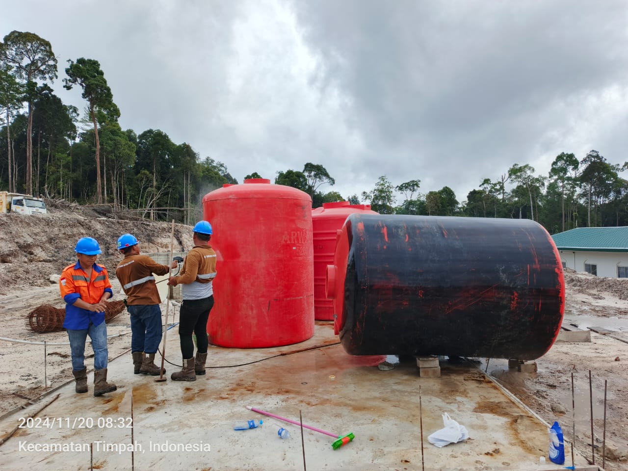 WhatsApp Image 2025-10-08 at 21.16.23 (1)